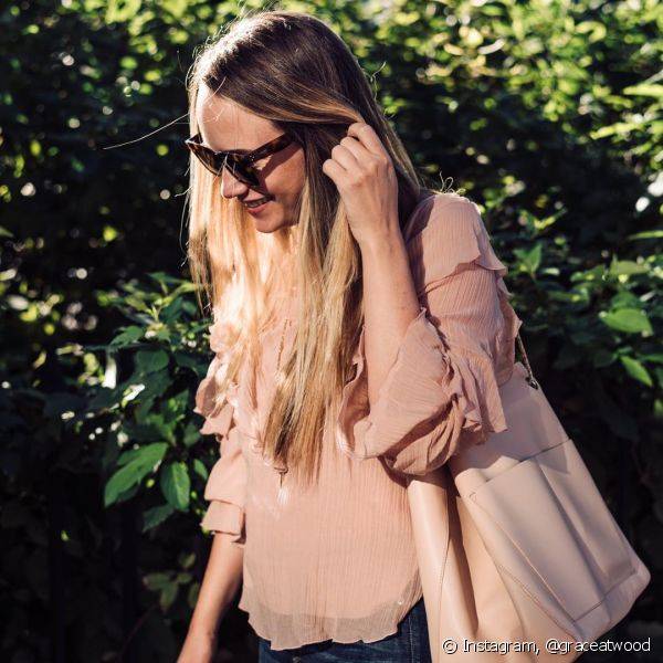 O rose gold da moda tamb?m pode ser usado para compor o look do dia com mais classe e glamour (Foto: Instagram @graceatwood)
